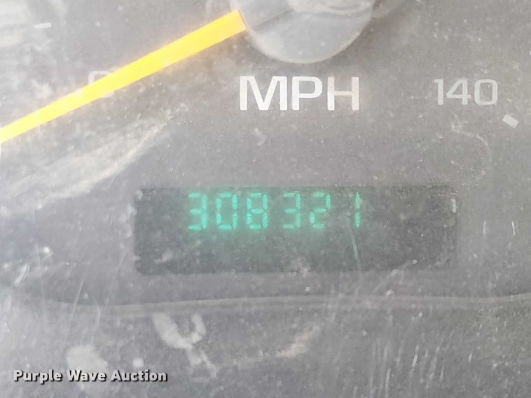 image for item EU2632 2004 GMC T-series street sweeper truck