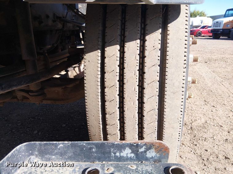 image for item EU2632 2004 GMC T-series street sweeper truck