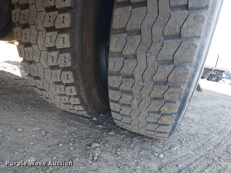 image for item EU2632 2004 GMC T-series street sweeper truck