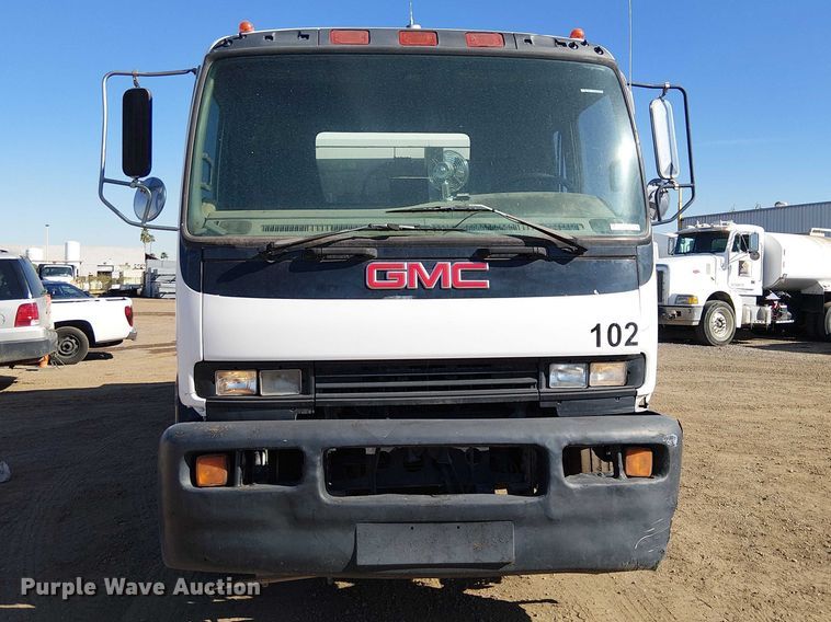 image for item EU2633 2004 GMC T-series street sweeper truck