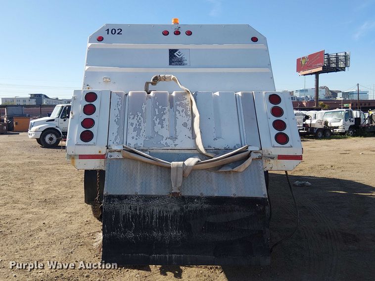 image for item EU2633 2004 GMC T-series street sweeper truck