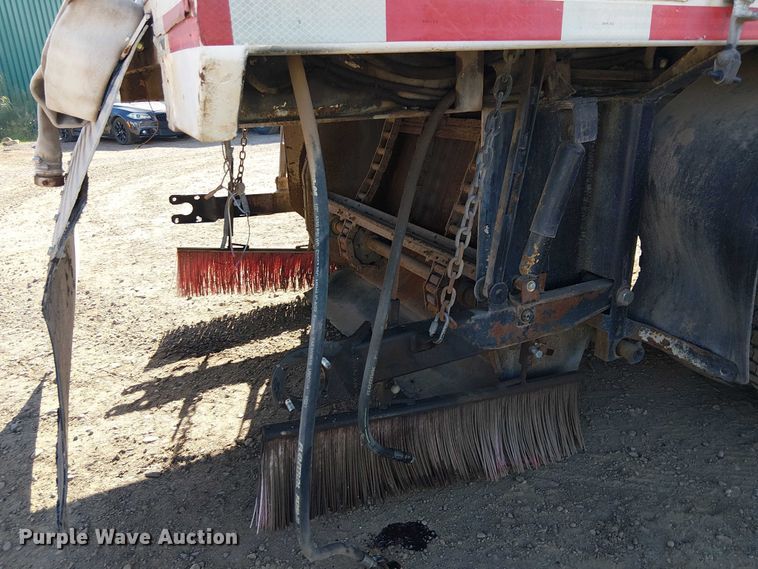 image for item EU2633 2004 GMC T-series street sweeper truck