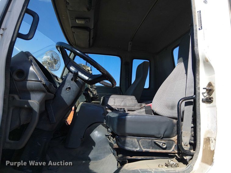 image for item EU2633 2004 GMC T-series street sweeper truck