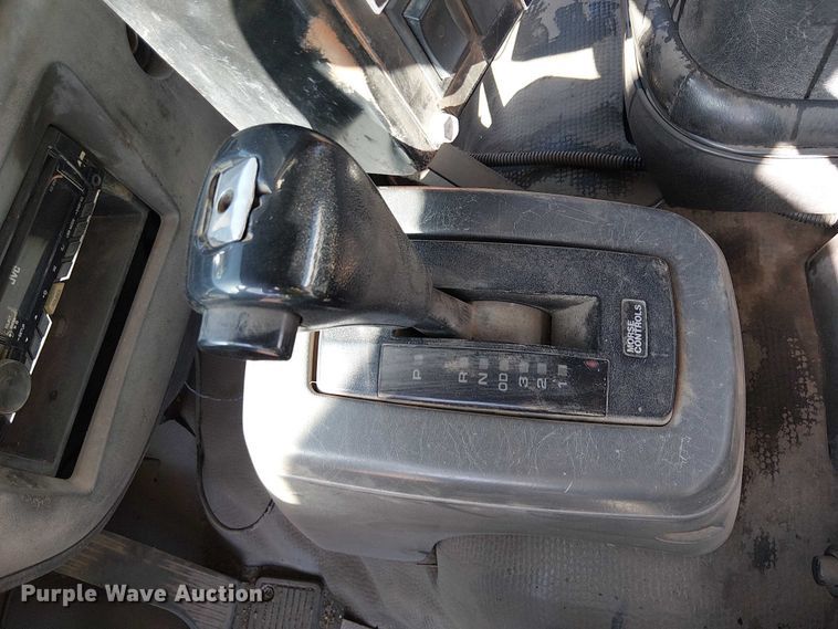 image for item EU2633 2004 GMC T-series street sweeper truck