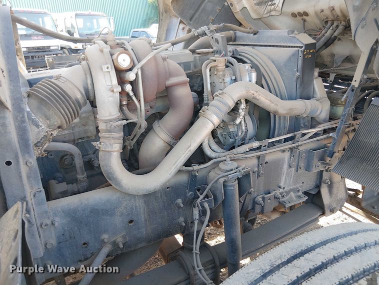 image for item EU2633 2004 GMC T-series street sweeper truck