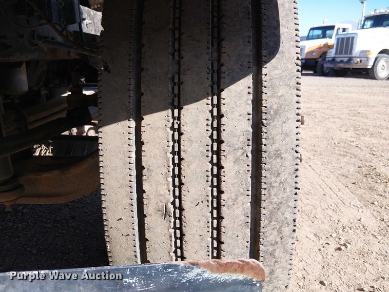 image for item EU2633 2004 GMC T-series street sweeper truck