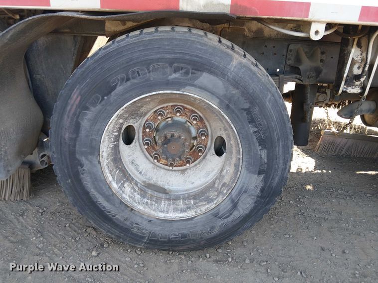 image for item EU2633 2004 GMC T-series street sweeper truck