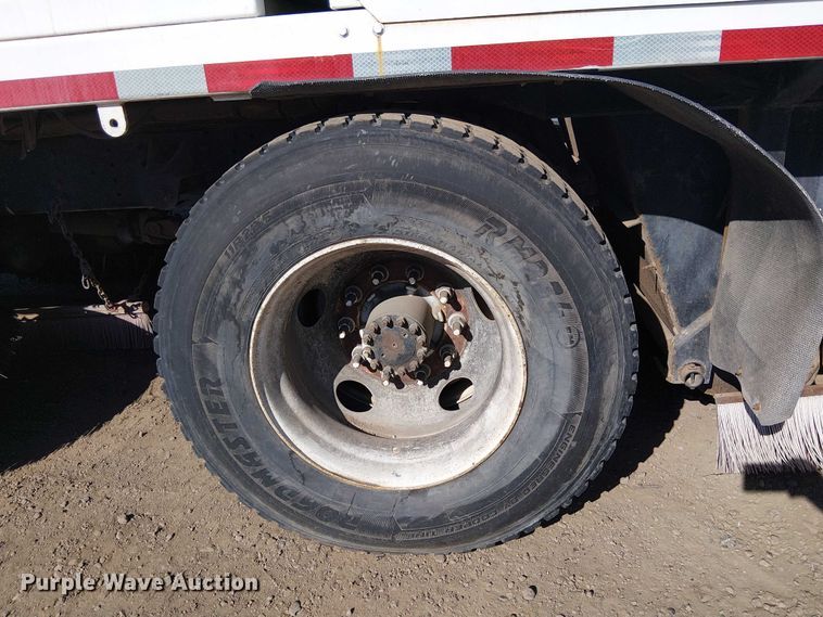 image for item EU2633 2004 GMC T-series street sweeper truck