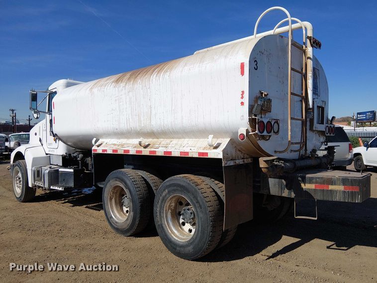 image for item EU2635 1996 Peterbilt 385 water truck