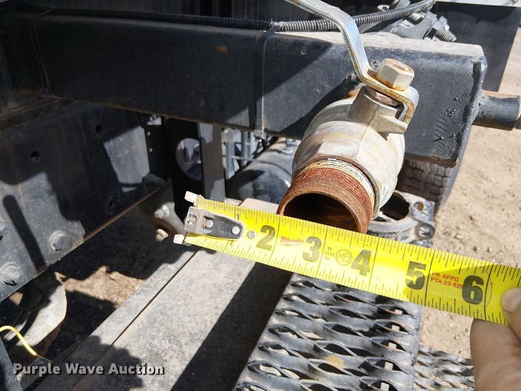 image for item EU2635 1996 Peterbilt 385 water truck