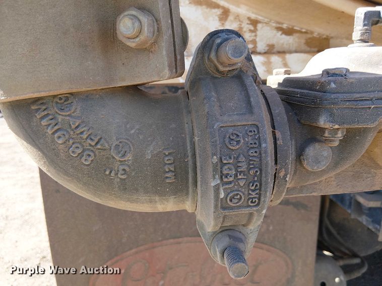 image for item EU2635 1996 Peterbilt 385 water truck