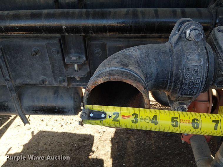 image for item EU2635 1996 Peterbilt 385 water truck