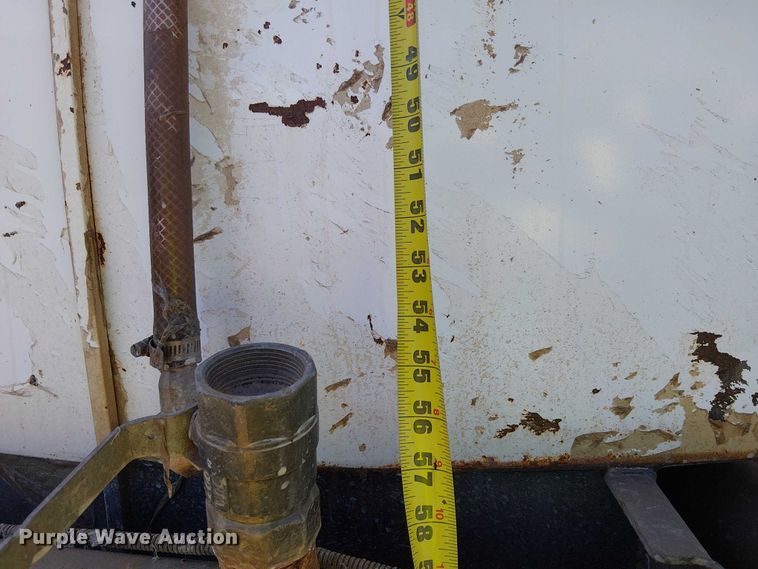 image for item EU2635 1996 Peterbilt 385 water truck