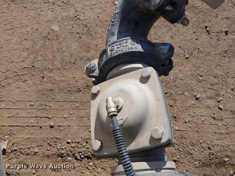 image for item EU2635 1996 Peterbilt 385 water truck