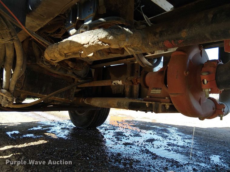 image for item EU2635 1996 Peterbilt 385 water truck