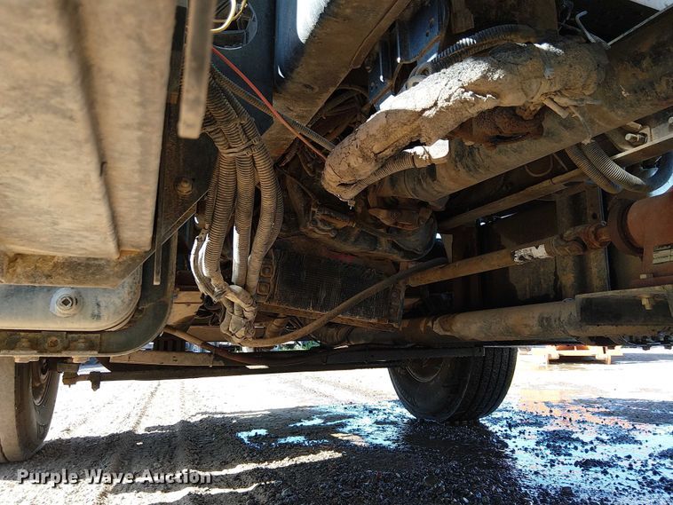 image for item EU2635 1996 Peterbilt 385 water truck