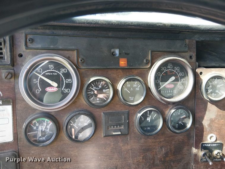 image for item EU2635 1996 Peterbilt 385 water truck