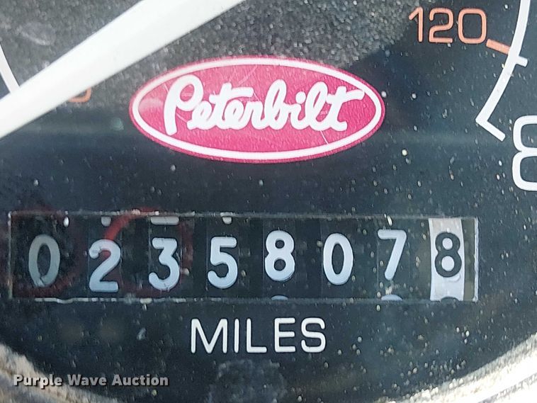 image for item EU2635 1996 Peterbilt 385 water truck