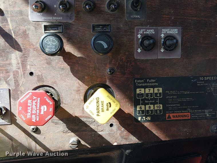 image for item EU2635 1996 Peterbilt 385 water truck