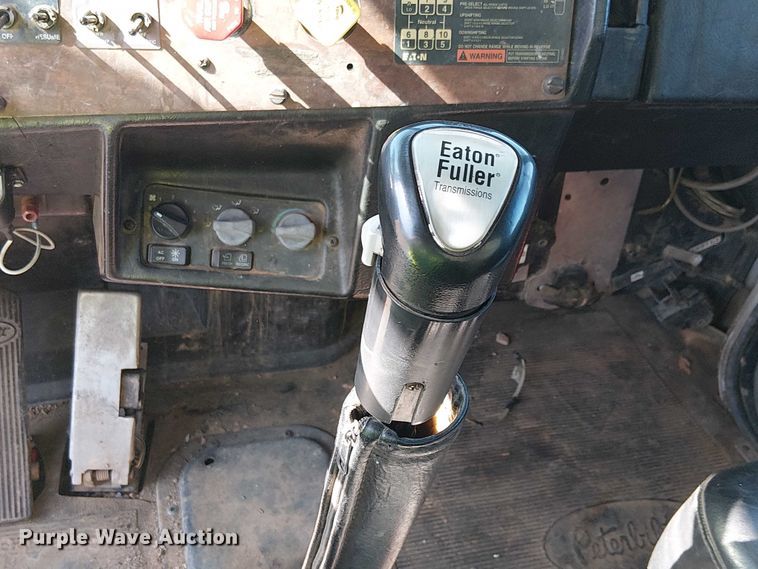 image for item EU2635 1996 Peterbilt 385 water truck