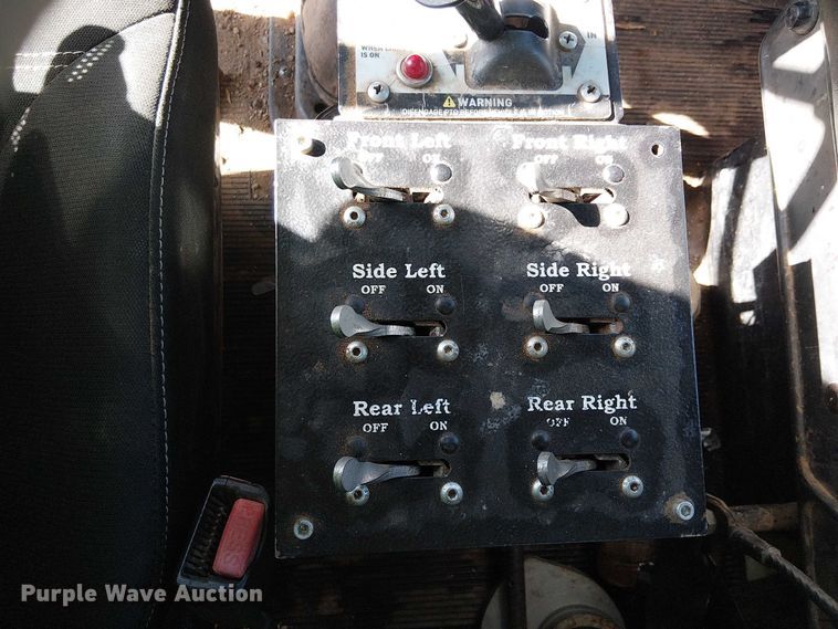 image for item EU2635 1996 Peterbilt 385 water truck