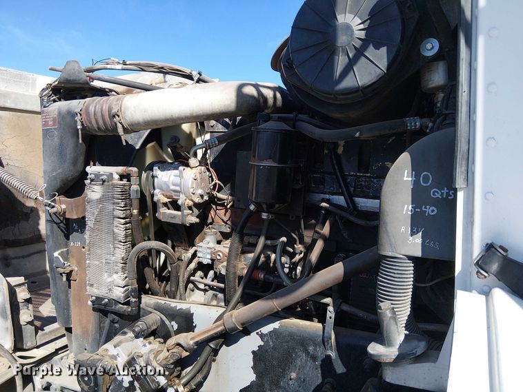 image for item EU2635 1996 Peterbilt 385 water truck