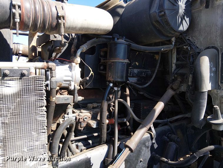 image for item EU2635 1996 Peterbilt 385 water truck