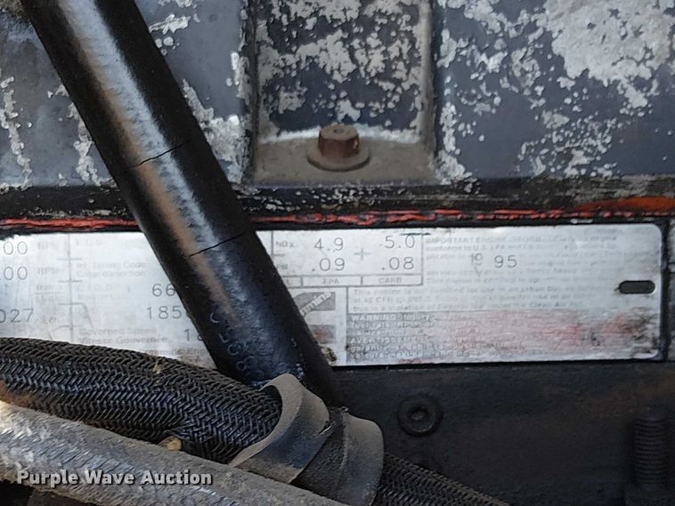 image for item EU2635 1996 Peterbilt 385 water truck