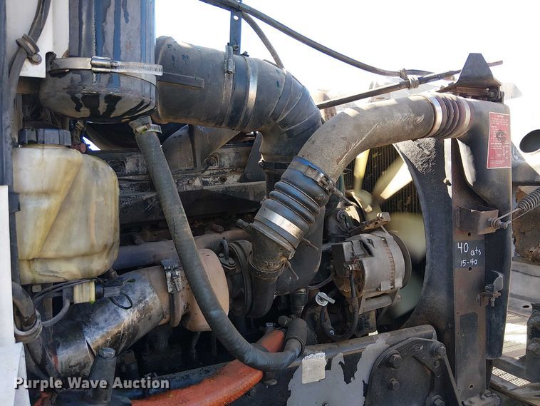 image for item EU2635 1996 Peterbilt 385 water truck