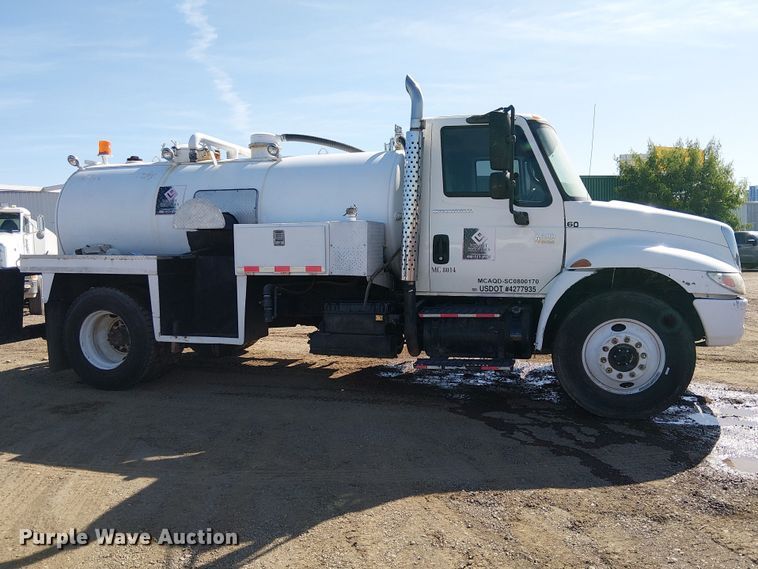 image for item EU2636 2007 International MA025 tank truck