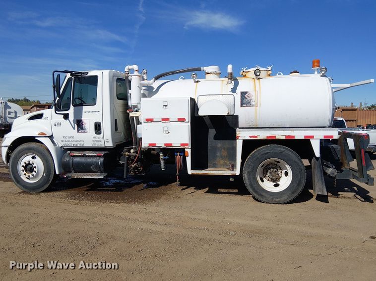 image for item EU2636 2007 International MA025 tank truck