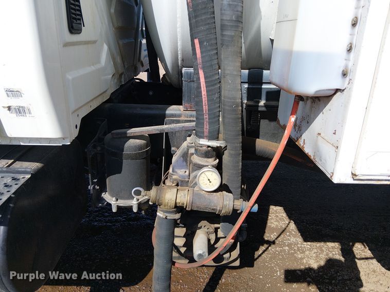 image for item EU2636 2007 International MA025 tank truck