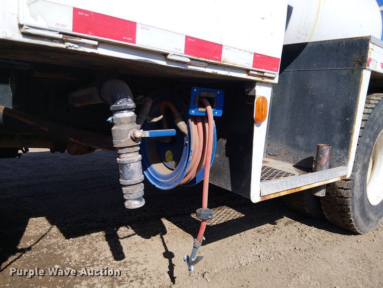 image for item EU2636 2007 International MA025 tank truck