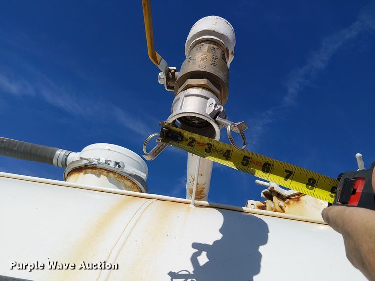 image for item EU2636 2007 International MA025 tank truck