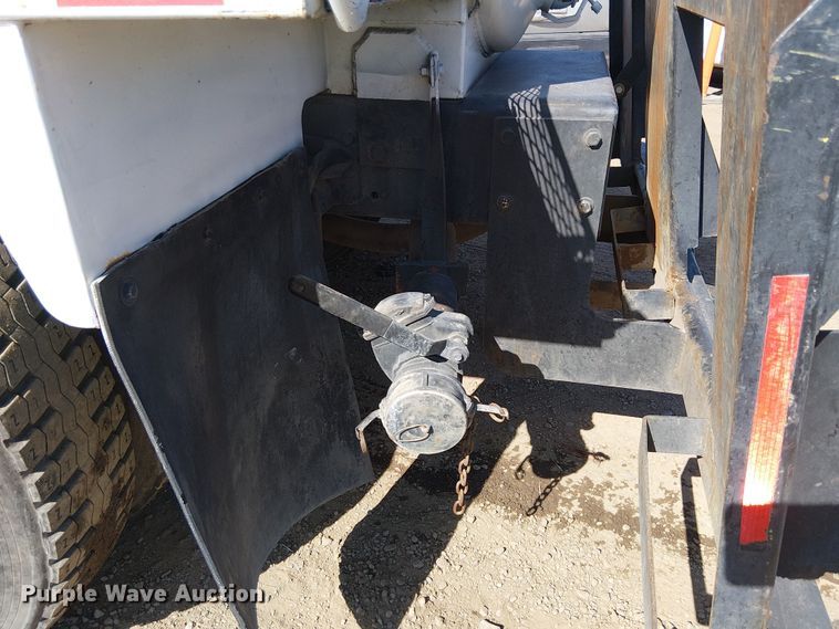 image for item EU2636 2007 International MA025 tank truck