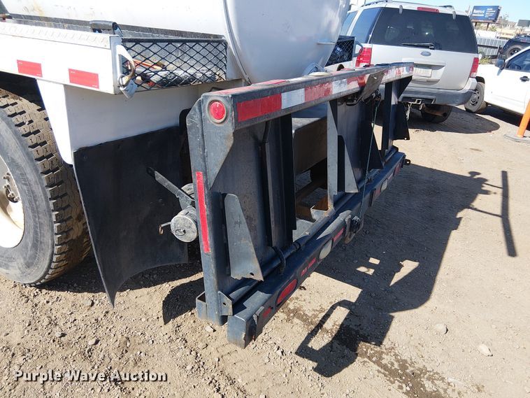 image for item EU2636 2007 International MA025 tank truck