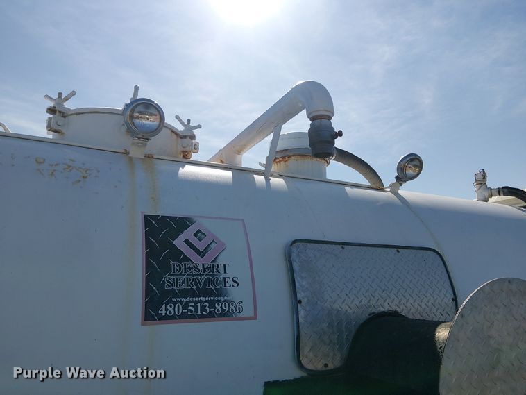 image for item EU2636 2007 International MA025 tank truck