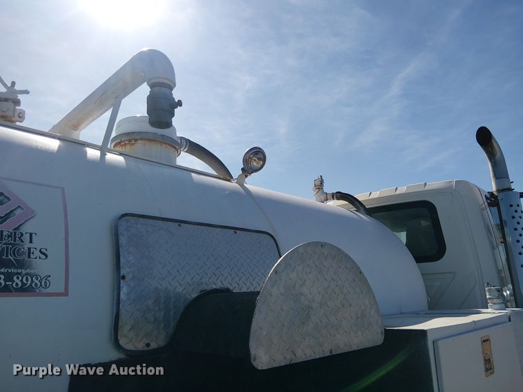 image for item EU2636 2007 International MA025 tank truck