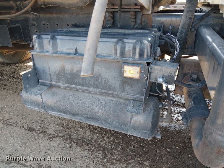 image for item EU2636 2007 International MA025 tank truck