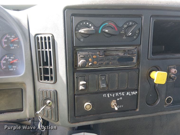 image for item EU2636 2007 International MA025 tank truck