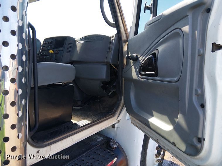 image for item EU2636 2007 International MA025 tank truck