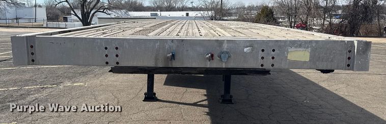 image for item EU4110 2000 Wilson CF-900 flatbed trailer