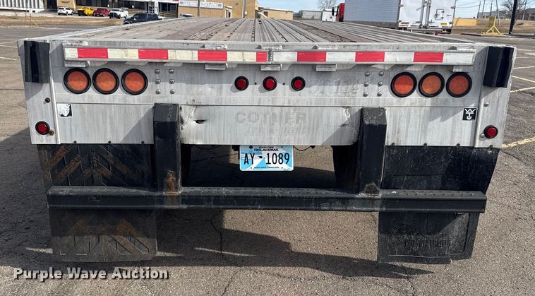 image for item EU4110 2000 Wilson CF-900 flatbed trailer