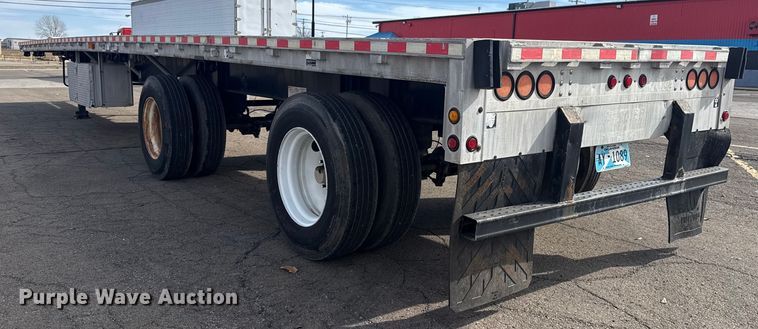 image for item EU4110 2000 Wilson CF-900 flatbed trailer