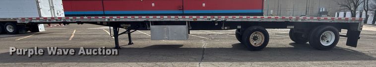 image for item EU4110 2000 Wilson CF-900 flatbed trailer
