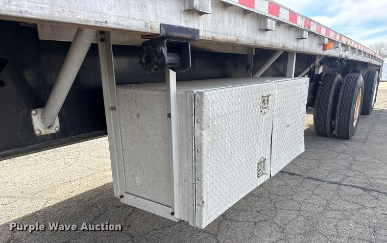 image for item EU4110 2000 Wilson CF-900 flatbed trailer