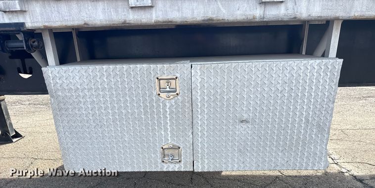 image for item EU4110 2000 Wilson CF-900 flatbed trailer