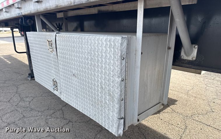 image for item EU4110 2000 Wilson CF-900 flatbed trailer