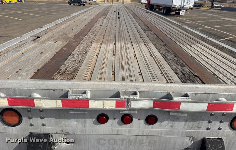 image for item EU4110 2000 Wilson CF-900 flatbed trailer