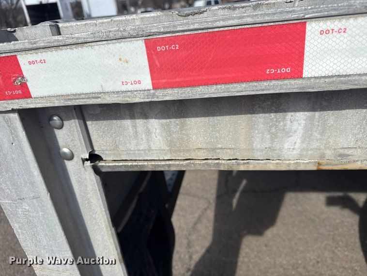 image for item EU4110 2000 Wilson CF-900 flatbed trailer